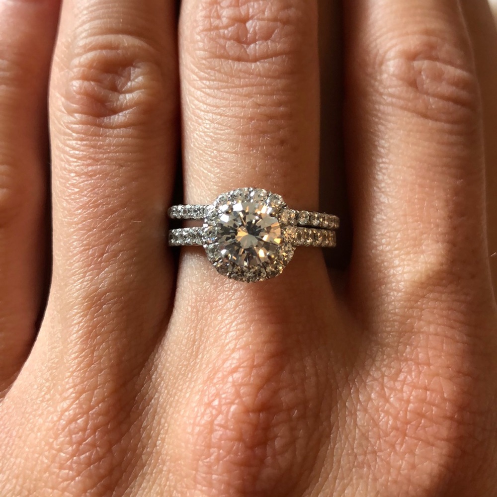Silver with cubic zirconium